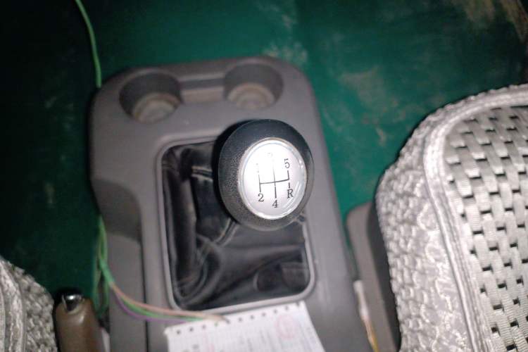 Used FORTHING Lingzhi 2013 M3 1.6L 7-Seater Comfort Model Gear Lever