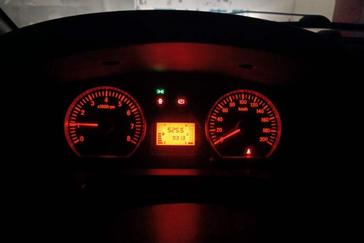 Used FORTHING Lingzhi 2013 M3 1.6L 7-Seater Comfort Model Instrument Cluster