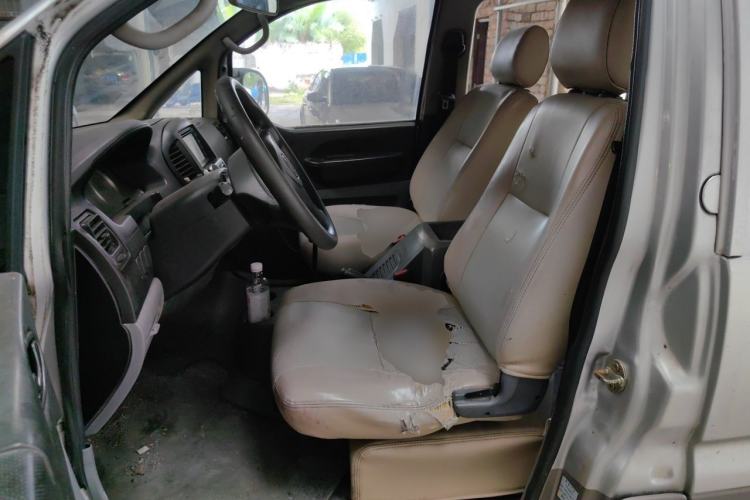 Used FORTHING Lingzhi 2013 V3 1.5L 7-Seater Luxury Model Left Front Seat
