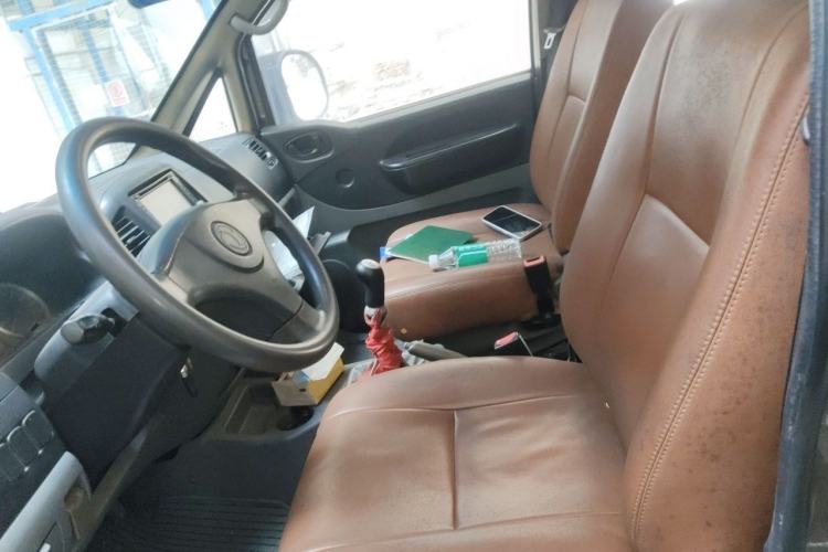 Used FORTHING Lingzhi 2013 V3 1.5L 7-Seater Comfort Model Left Front Seat