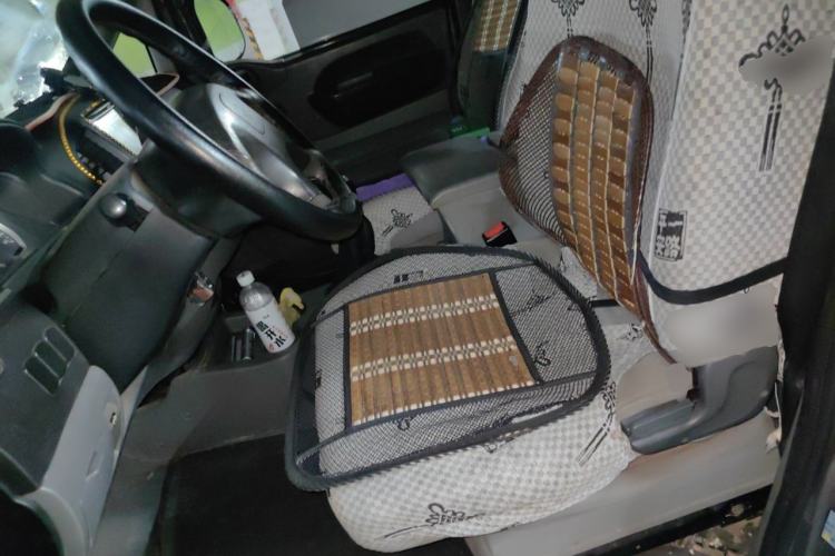 Used FORTHING Lingzhi 2013 V3 1.5L 7-Seater Standard Model II Left Front Seat