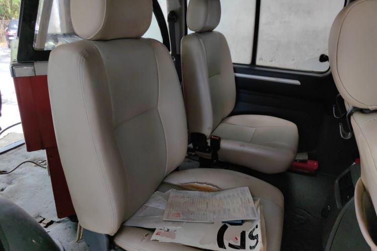 Used FORTHING Lingzhi 2013 V3 1.5L 7-Seater Luxury Model Left Rear Seat
