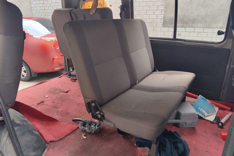 Used FORTHING Lingzhi 2013 V3 1.5L 7-Seater Standard Model II Left Rear Seat