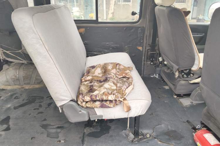 Used FORTHING Lingzhi 2013 V3 1.5L 7-Seater Standard Model II Left Rear Seat