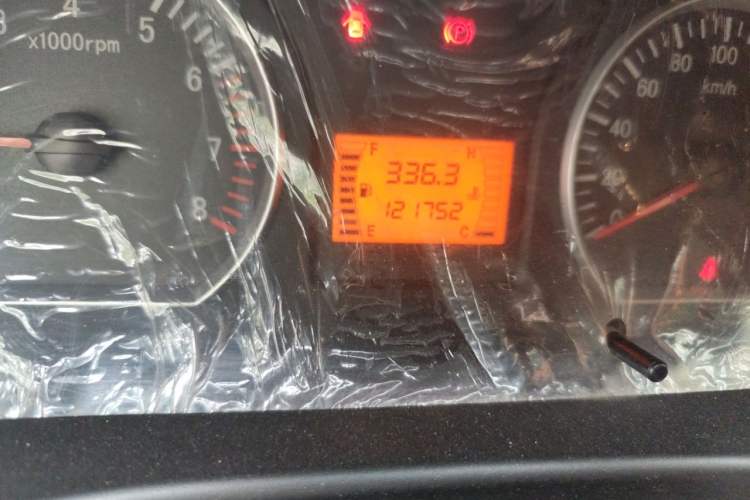 Used FORTHING Lingzhi 2013 M3 1.6L 7-seat Standard Model Odometer Close Up