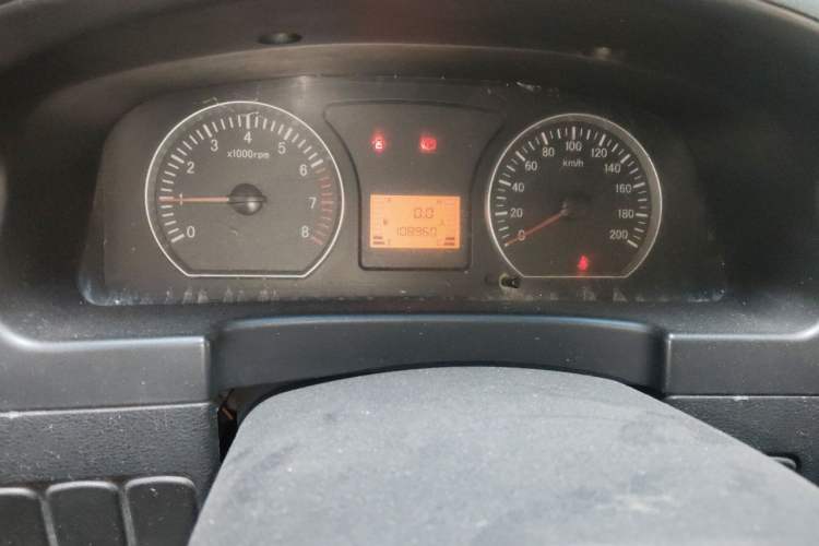 Used FORTHING Lingzhi 2013 V3 1.5L 7-Seater Comfort Model Odometer Close Up
