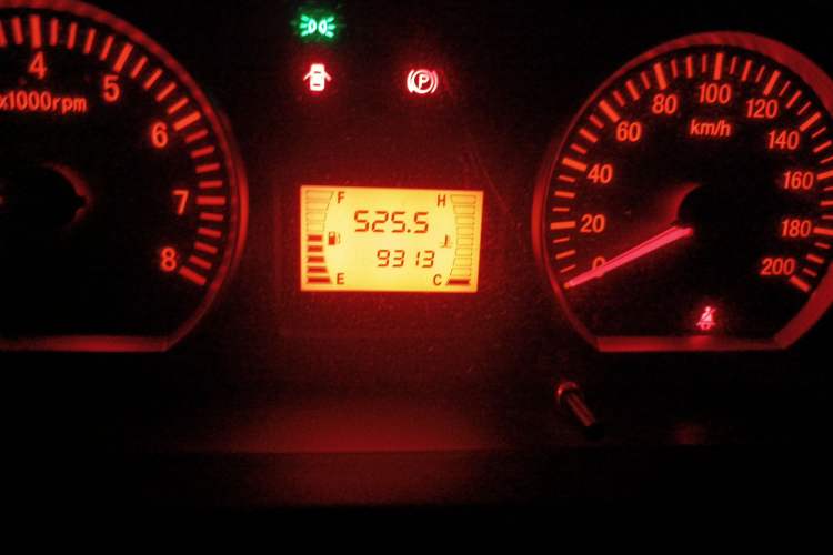 Used FORTHING Lingzhi 2013 M3 1.6L 7-Seater Comfort Model Odometer Close Up