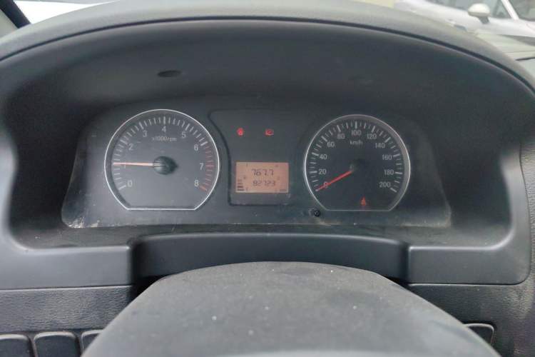 Used FORTHING Lingzhi 2013 V3 1.5L 7-Seater Standard Model II Odometer Close Up