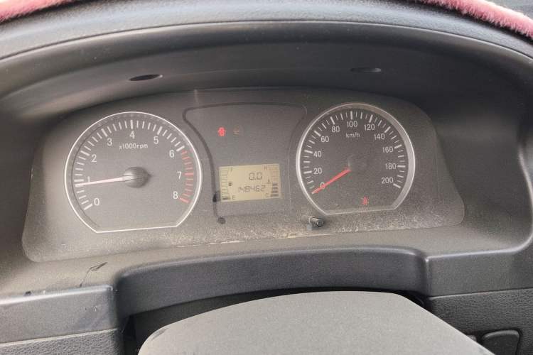Used FORTHING Lingzhi 2013 V3 1.5L 7-Seater Standard Model II Odometer Close Up
