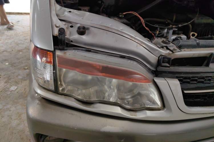 Used FORTHING Lingzhi 2013 V3 1.5L 7-Seater Luxury Model Right Front Headlight