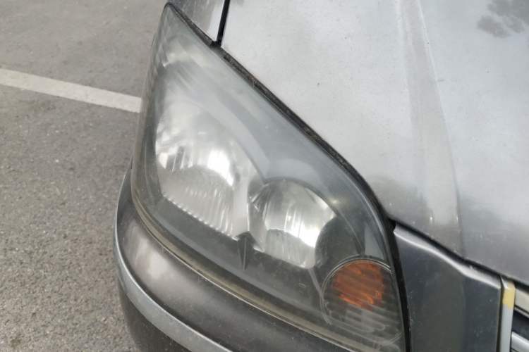 Used FORTHING Lingzhi 2013 M3 1.6L 7-seat Standard Model Right Front Headlight