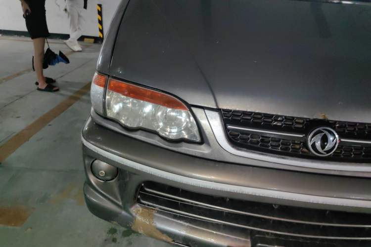 Used FORTHING Lingzhi 2013 V3 1.5L 7-Seater Standard Model II Right Front Headlight