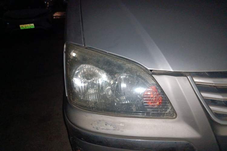 Used FORTHING Lingzhi 2013 M3 1.6L 7-Seater Comfort Model Right Front Headlight