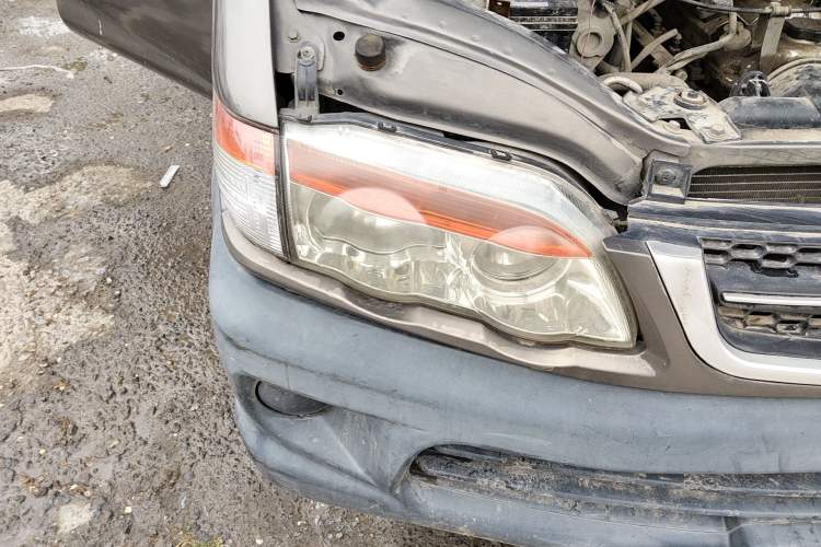 Used FORTHING Lingzhi 2013 V3 1.5L 7-Seater Standard Model II Right Front Headlight