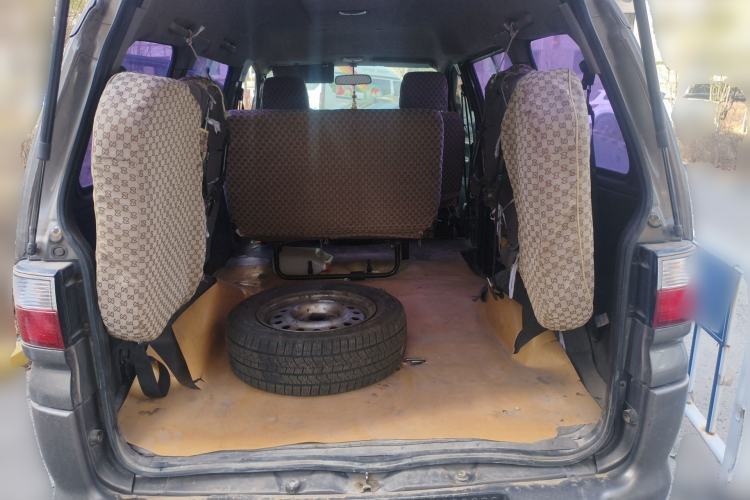 Used FORTHING Lingzhi 2013 V3 1.5L 7-Seater Standard Model II Trunk
