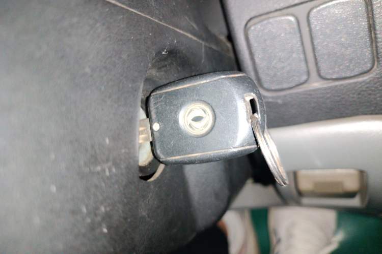 Used FORTHING Lingzhi 2013 M3 1.6L 7-Seater Comfort Model Vehicle Key
