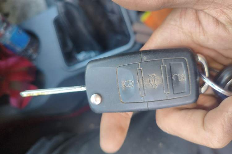 Used FORTHING Lingzhi 2013 V3 1.5L 7-Seater Standard Model II Vehicle Key