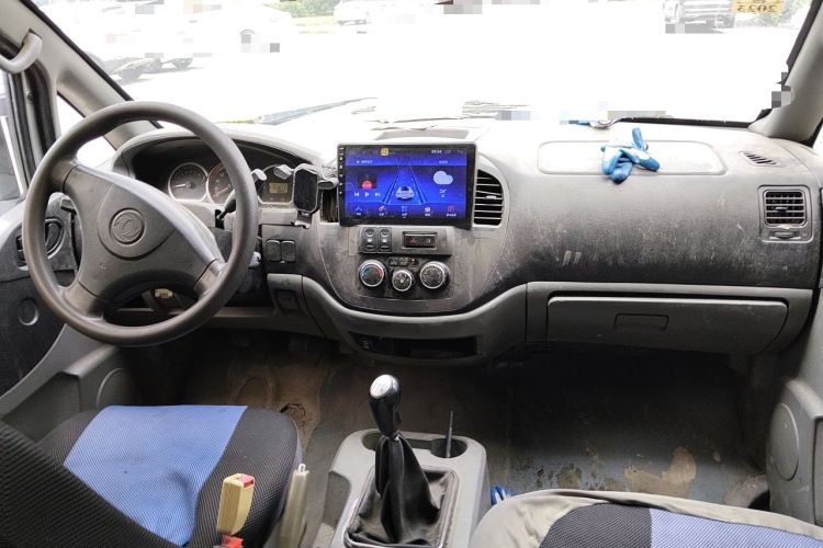 Used FORTHING Lingzhi 2013 M3 1.6L 7-Seater Comfort Model Center Console