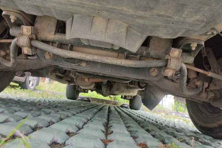 Used FORTHING Lingzhi 2013 M3 1.6L 7-Seater Comfort Model Chassis Front