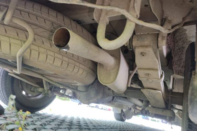 Used FORTHING Lingzhi 2013 M3 1.6L 7-Seater Comfort Model Chassis Rear