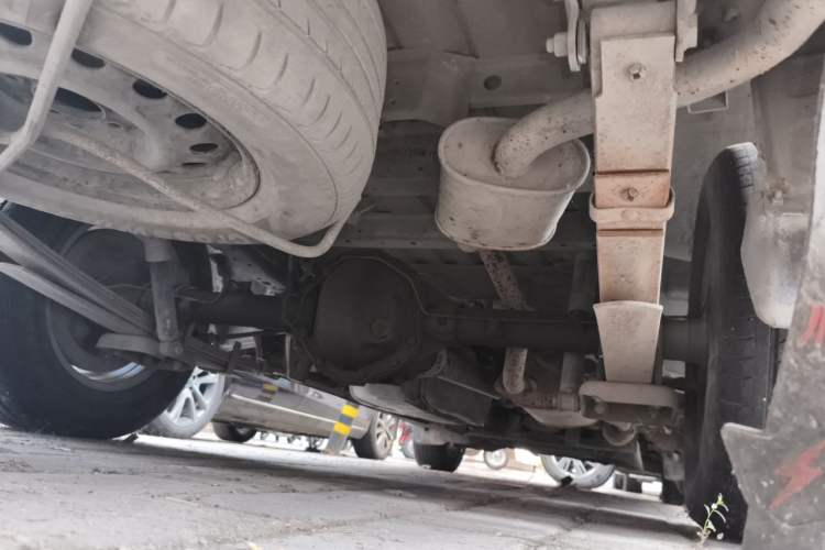 Used FORTHING Lingzhi 2013 M5 Q7 2.0L 7-Seater Long-Wheelbase Comfort Model Chassis Rear Right