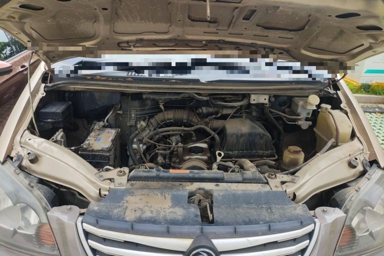 Used FORTHING Lingzhi 2013 M3 1.6L 7-Seater Comfort Model Engine Bay