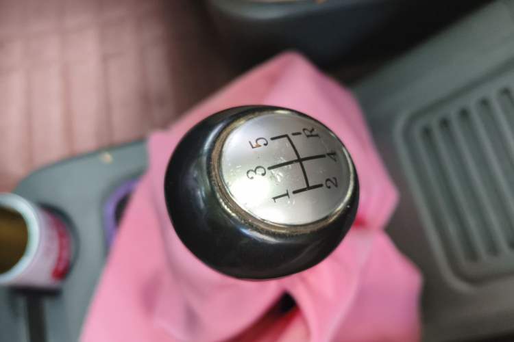 Used FORTHING Lingzhi 2013 M5 Q7 2.0L 7-Seater Long-Wheelbase Comfort Model Gear Lever