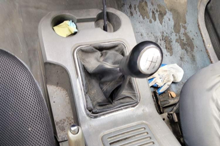 Used FORTHING Lingzhi 2013 M3 1.6L 7-Seater Comfort Model Gear Lever