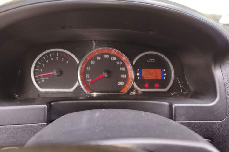 Used FORTHING Lingzhi 2013 M5 Q7 2.0L 7-Seater Long-Wheelbase Comfort Model Instrument Cluster