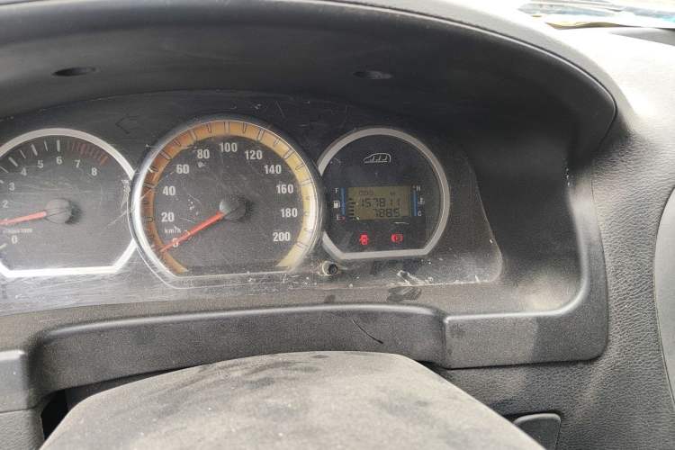 Used FORTHING Lingzhi 2013 M3 1.6L 7-Seater Comfort Model Odometer Close Up