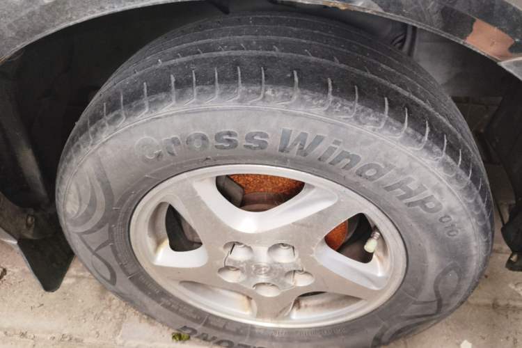 Used FORTHING Lingzhi 2013 M5 Q7 2.0L 7-Seater Long-Wheelbase Comfort Model Right Front Wheel Hub
