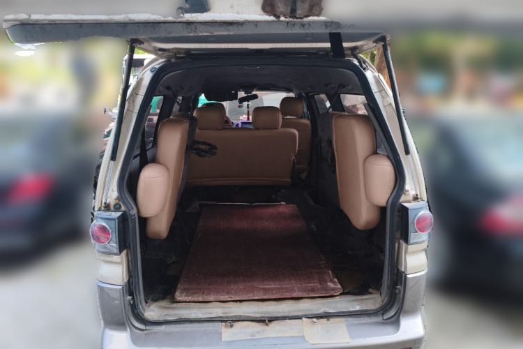 Used FORTHING Lingzhi 2013 M5 Q7 2.0L 7-Seater Long-Wheelbase Comfort Model Trunk