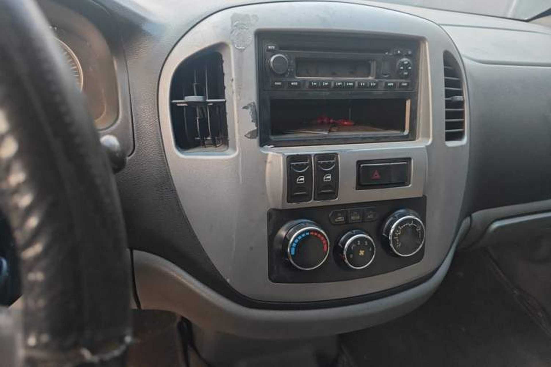 Used FORTHING Lingzhi 2013 M3 1.6L 7-Seater Luxury Model Audio And AC Panel