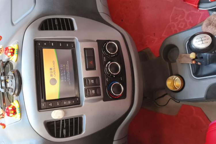 Used FORTHING Lingzhi 2013 M3 1.6L 7-Seater Luxury Model Audio And AC Panel