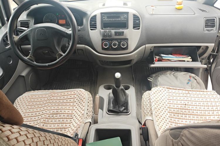 Used FORTHING Lingzhi 2013 V3 1.5L 7-Seater Standard Model II Center Console