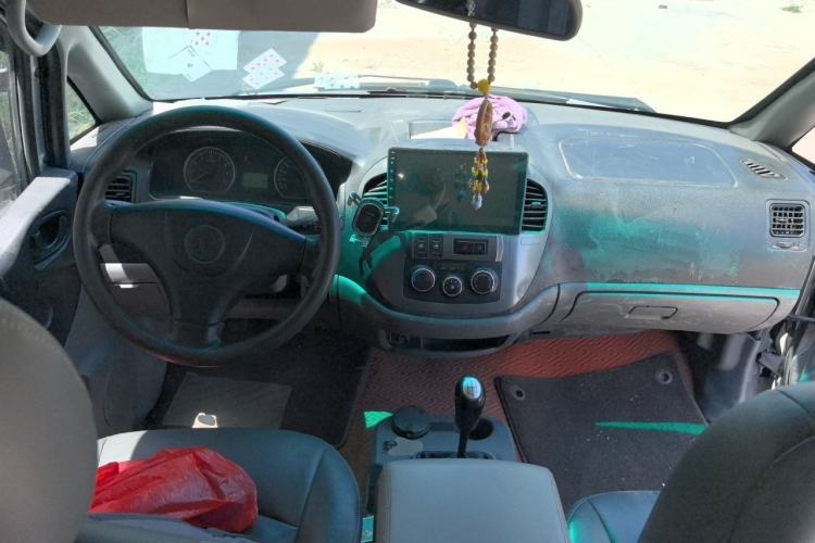 Used FORTHING Lingzhi 2013 M3 1.6L 7-Seater Comfort Model Center Console