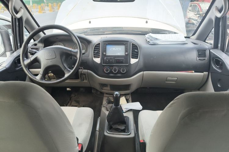 Used FORTHING Lingzhi 2013 V3 1.5L 7-Seater Standard Model II Center Console