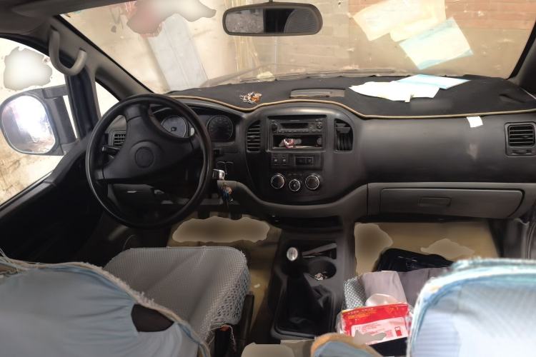 Used FORTHING Lingzhi 2013 M3 1.6L 7-seat Standard Model Center Console