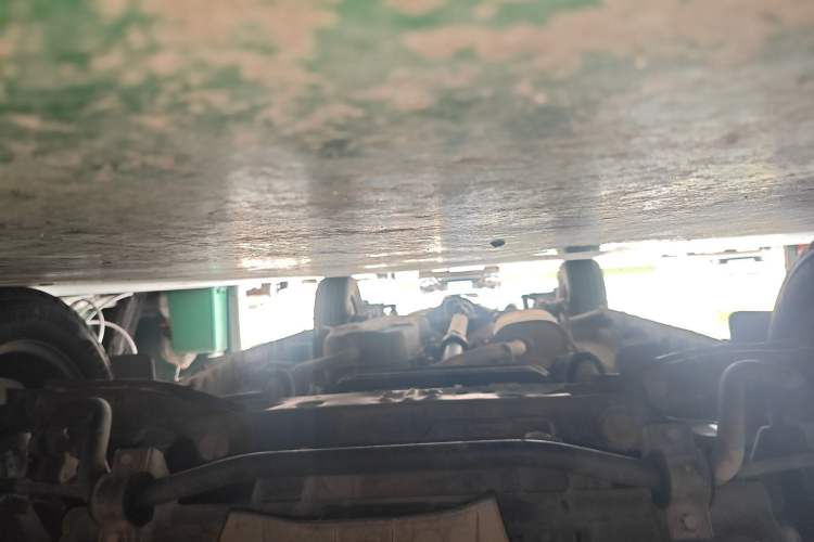 Used FORTHING Lingzhi 2013 V3 1.5L 7-Seater Standard Model II Chassis Front