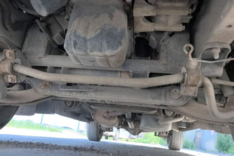 Used FORTHING Lingzhi 2013 M3 1.6L 7-Seater Comfort Model Chassis Front