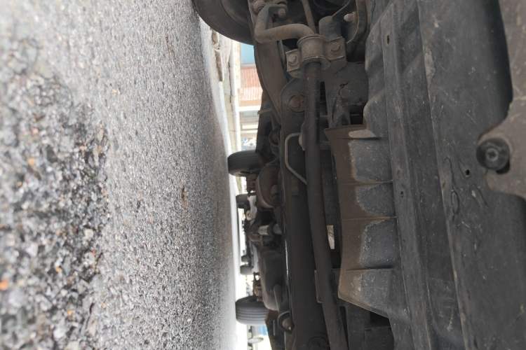 Used FORTHING Lingzhi 2013 V3 1.5L 7-Seater Standard Model II Chassis Front