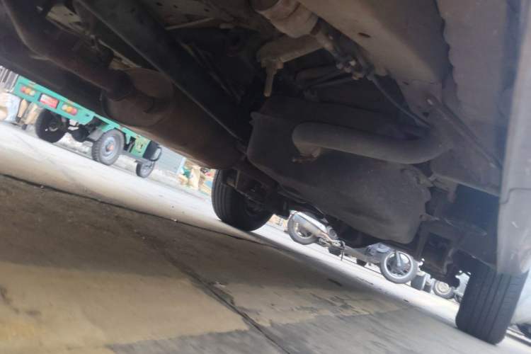 Used FORTHING Lingzhi 2013 V3 1.5L 7-Seater Standard Model II Chassis Front Left