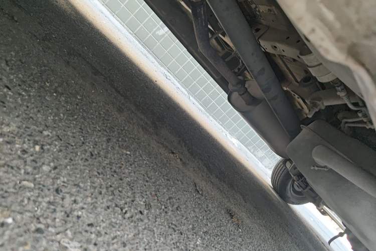 Used FORTHING Lingzhi 2013 V3 1.5L 7-Seater Comfort Model Chassis Front Left