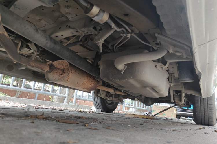 Used FORTHING Lingzhi 2013 M3 1.6L 7-Seater Comfort Model Chassis Front Left