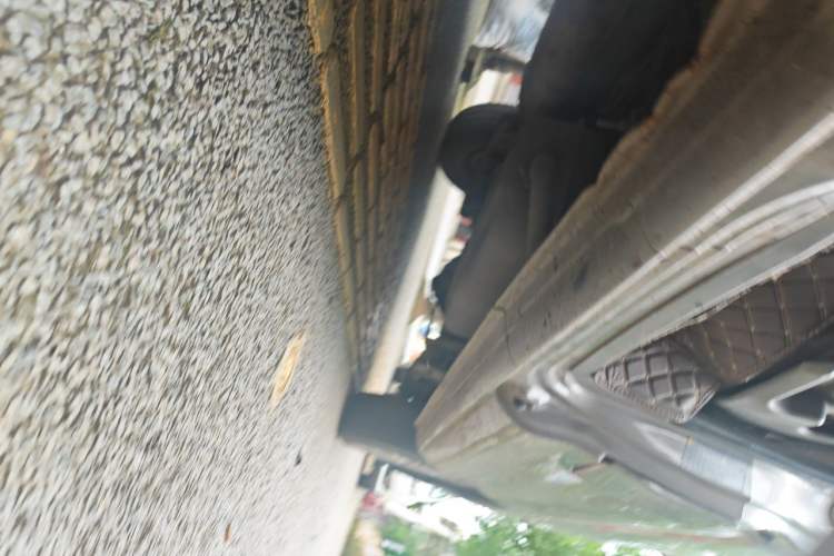 Used FORTHING Lingzhi 2013 M3 1.6L 7-Seater Comfort Model Chassis Front Left