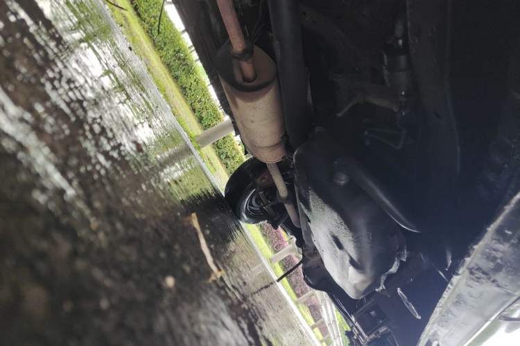 Used FORTHING Lingzhi 2013 V3 1.5L 7-Seater Standard Model II Chassis Front Left
