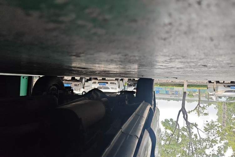 Used FORTHING Lingzhi 2013 V3 1.5L 7-Seater Standard Model II Chassis Front Right