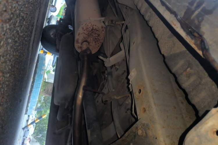 Used FORTHING Lingzhi 2013 M3 1.6L 7-Seater Comfort Model Chassis Front Right