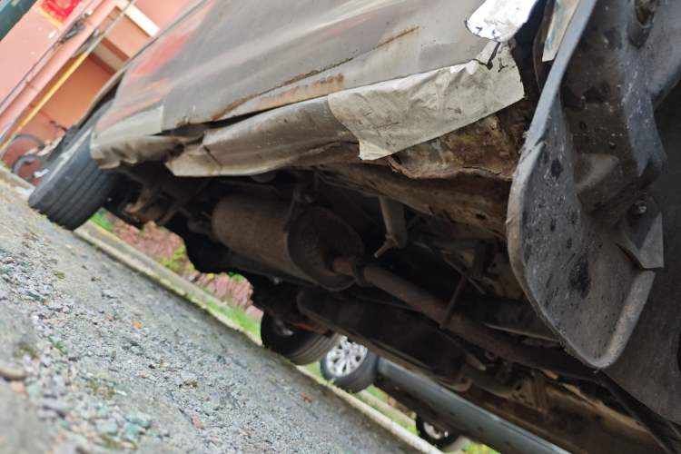 Used FORTHING Lingzhi 2013 M3 1.6L 7-seat Standard Model Chassis Front Right