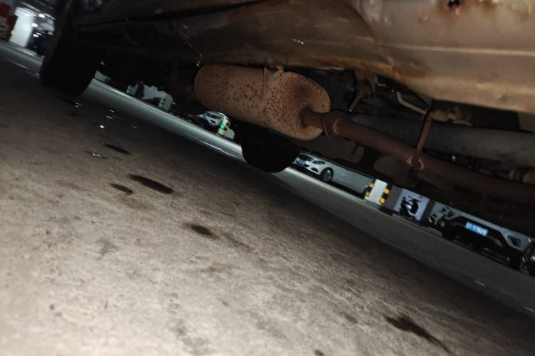 Used FORTHING Lingzhi 2013 V3 1.5L 7-Seater Standard Model II Chassis Front Right